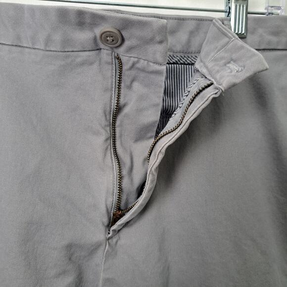 Izod Saltwater Stretch Chino Gray Men's 40 x 30 Straight Pants - Picture 4 of 6